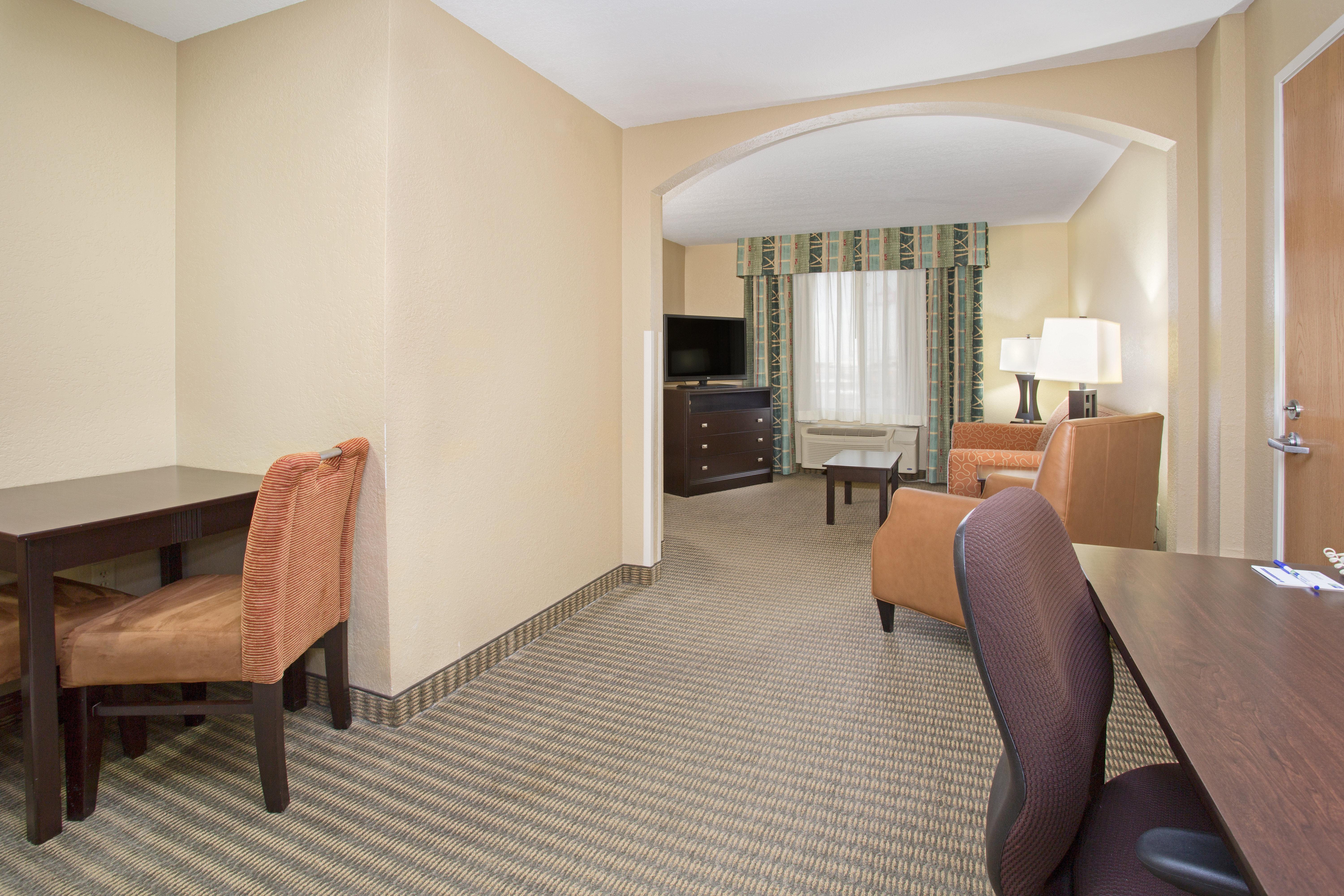 Holiday Inn Express Hotel & Suites Lexington By Ihg Exterior foto
