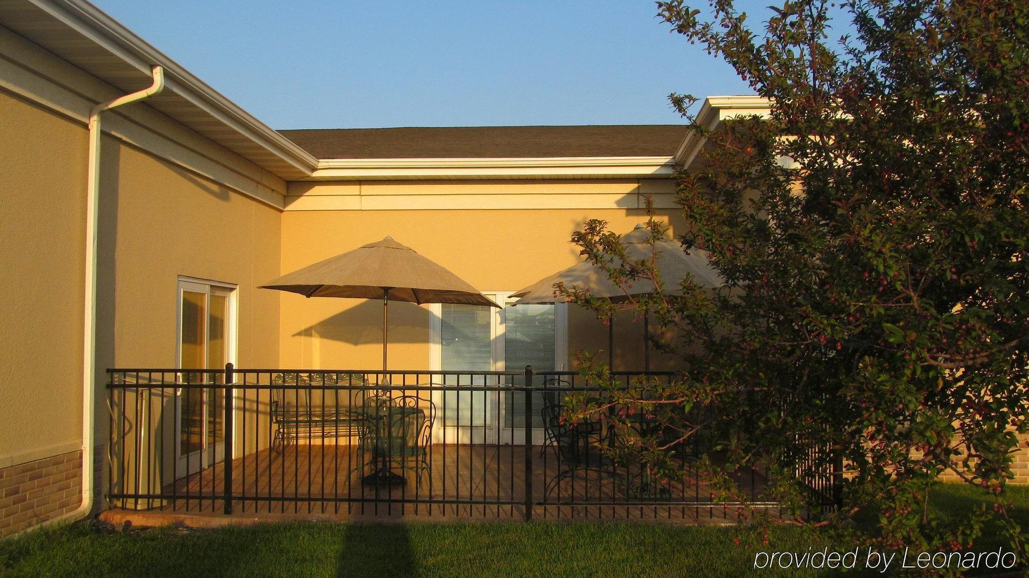 Holiday Inn Express Hotel & Suites Lexington By Ihg Exterior foto