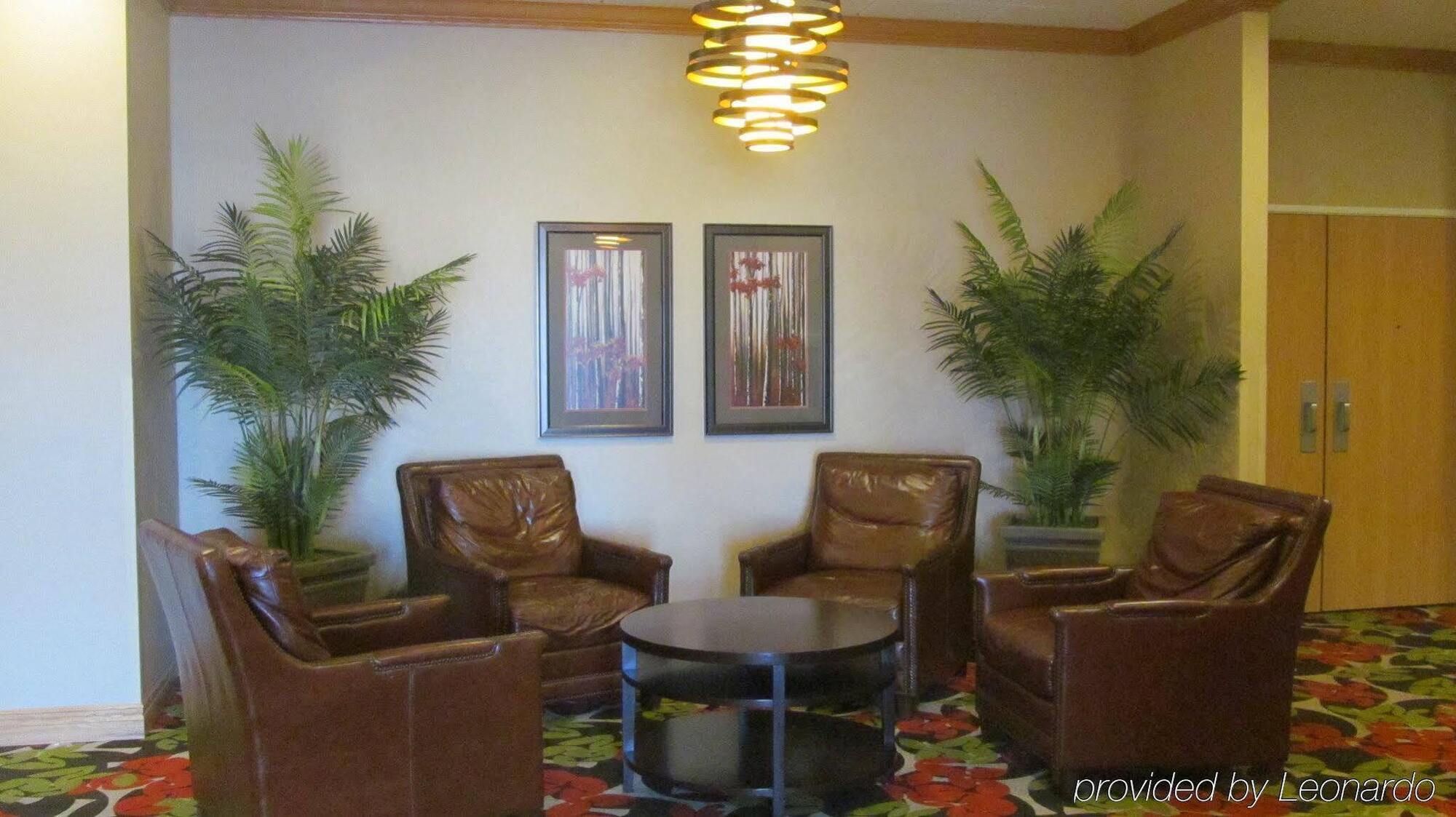 Holiday Inn Express Hotel & Suites Lexington By Ihg Exterior foto