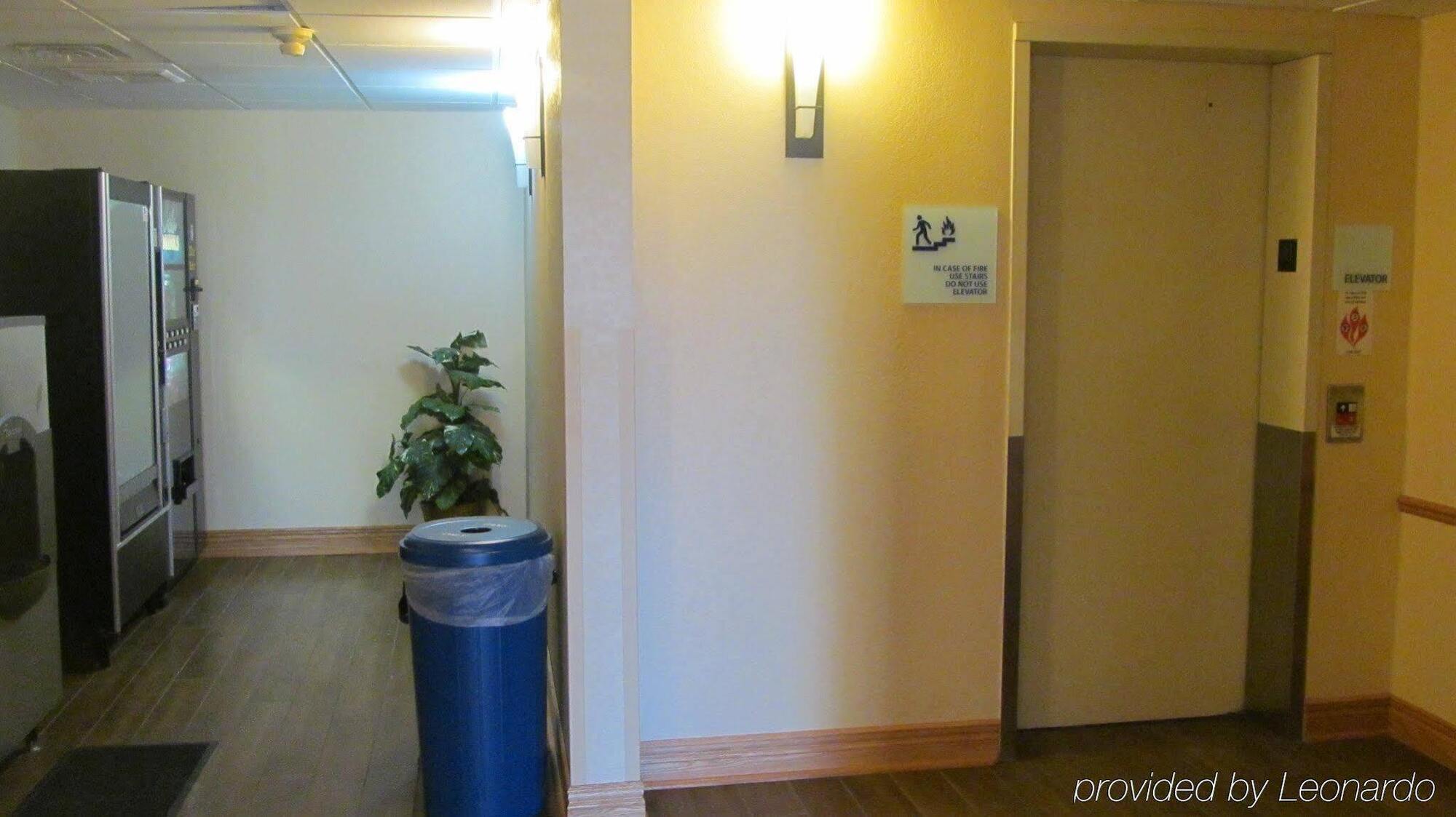 Holiday Inn Express Hotel & Suites Lexington By Ihg Exterior foto
