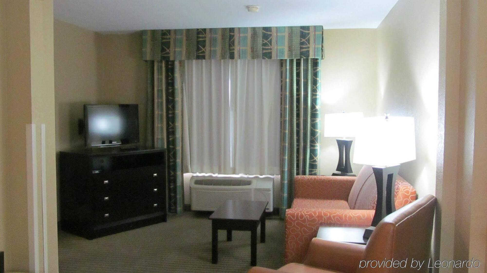 Holiday Inn Express Hotel & Suites Lexington By Ihg Exterior foto