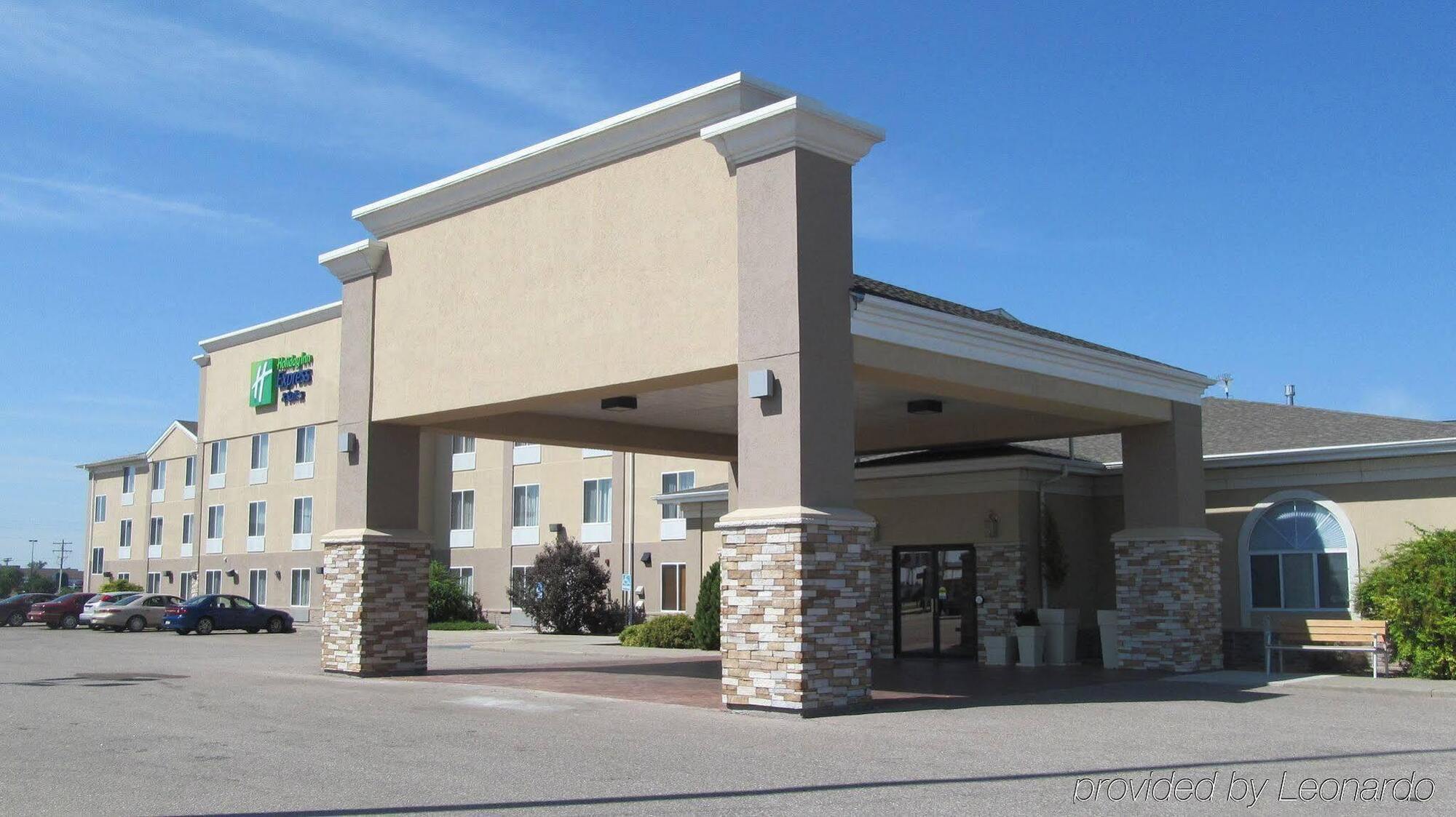 Holiday Inn Express Hotel & Suites Lexington By Ihg Exterior foto