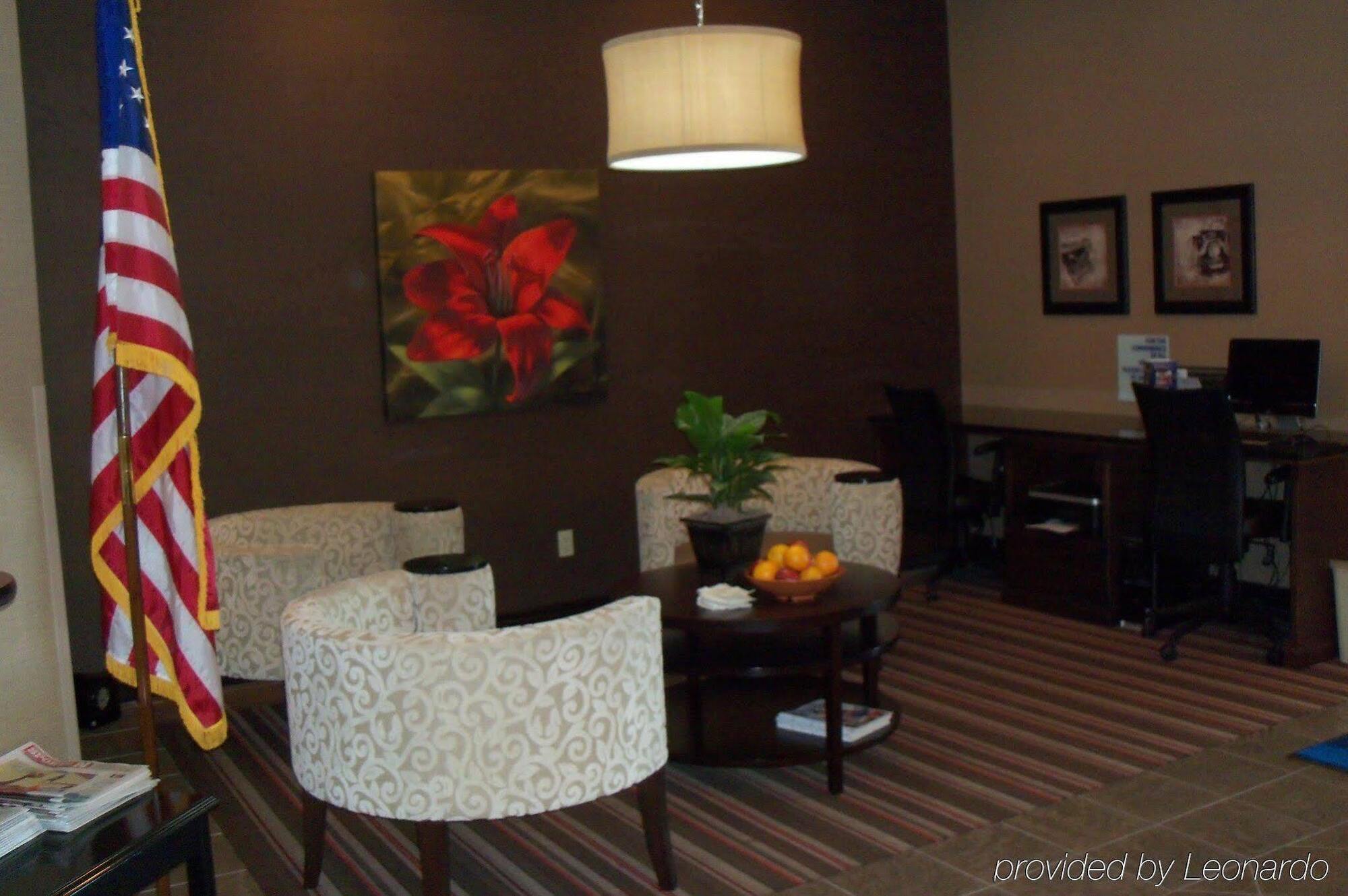 Holiday Inn Express Hotel & Suites Lexington By Ihg Exterior foto